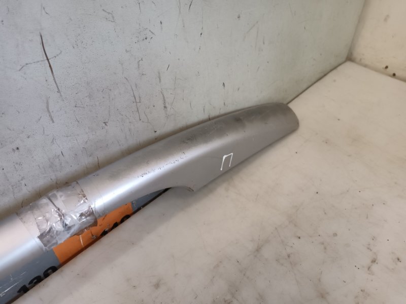 Рейлинг (релинг) правый (планка на крышу)