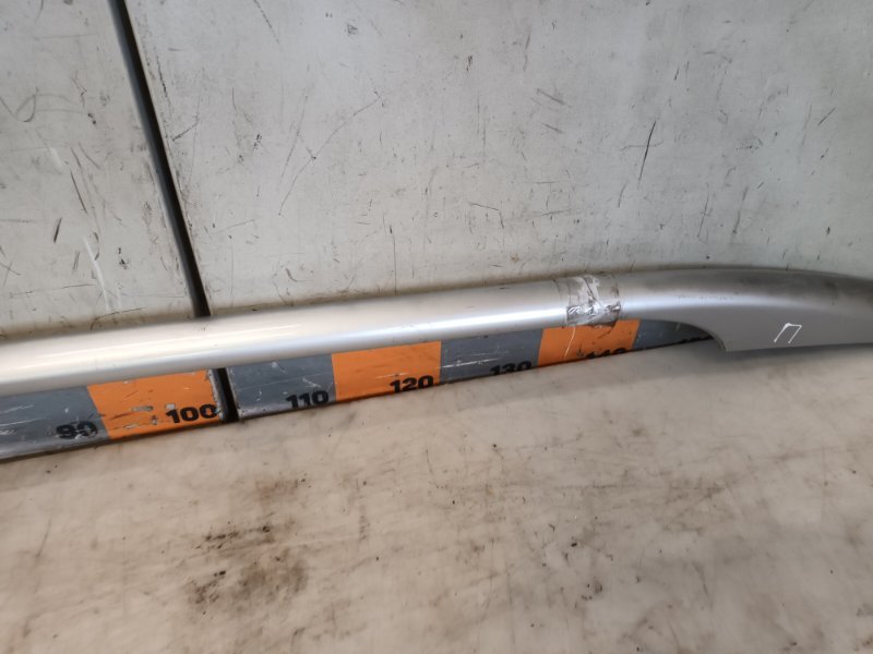 Рейлинг (релинг) правый (планка на крышу)