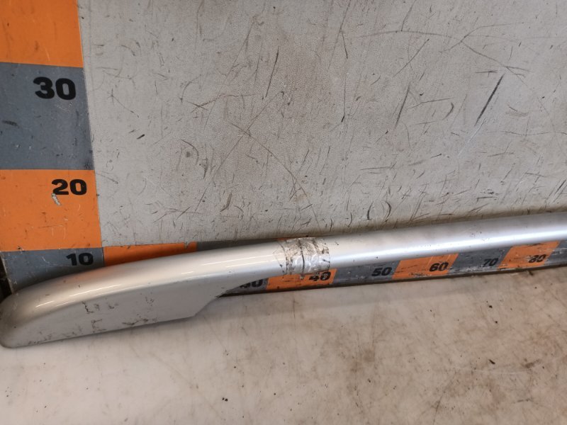 Рейлинг (релинг) правый (планка на крышу)