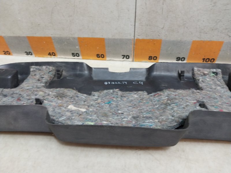 Обшивка двери багажника