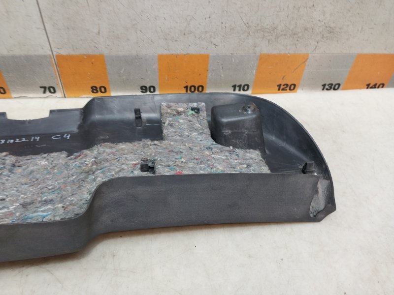 Обшивка двери багажника