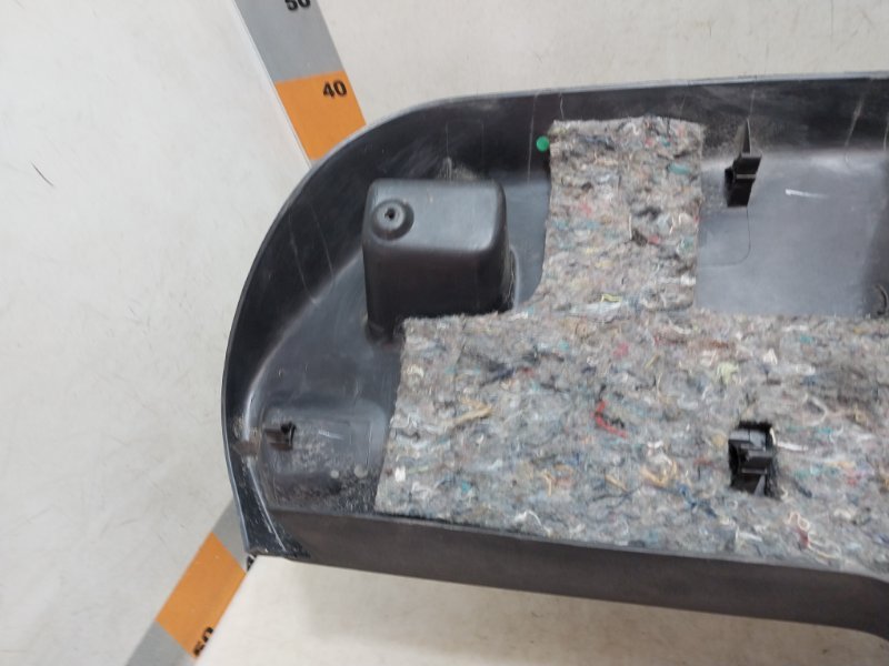 Обшивка двери багажника