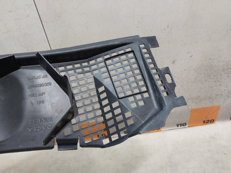 Планка под лобовое стекло