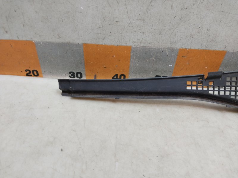 Планка под лобовое стекло