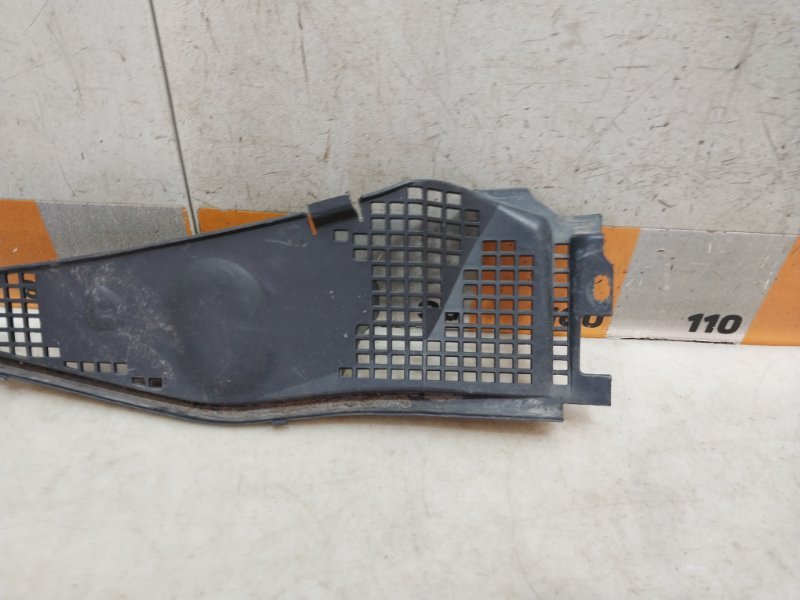 Планка под лобовое стекло