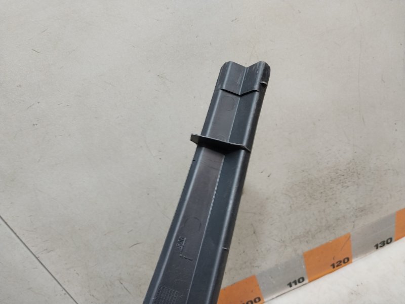 Планка под лобовое стекло