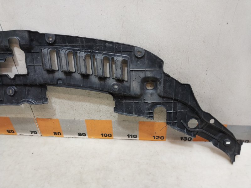 Кожух замка капота