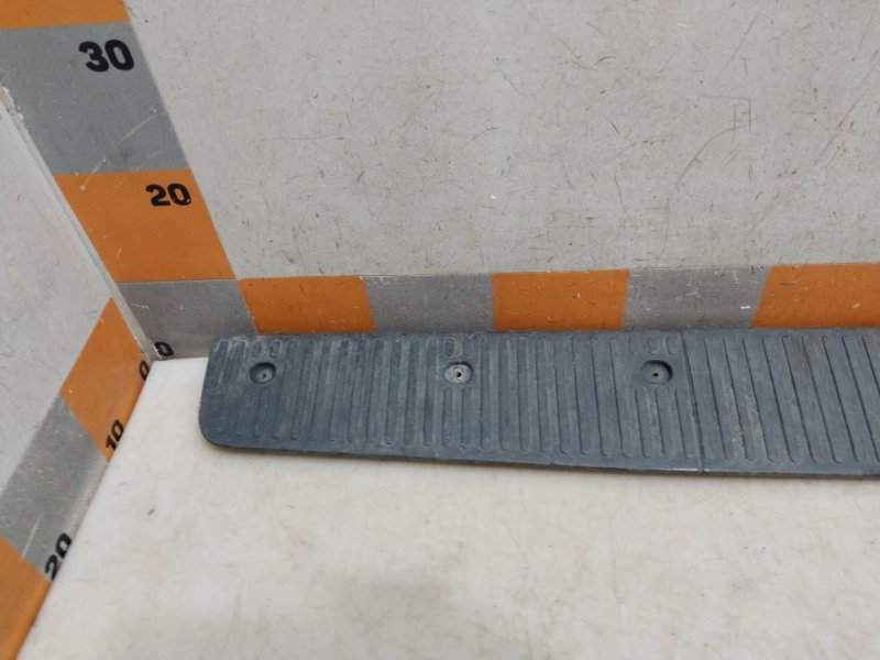 Обшивка багажника