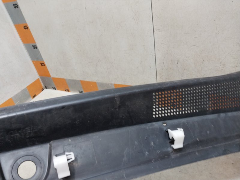 Решетка стеклоочистителей (Жабо)