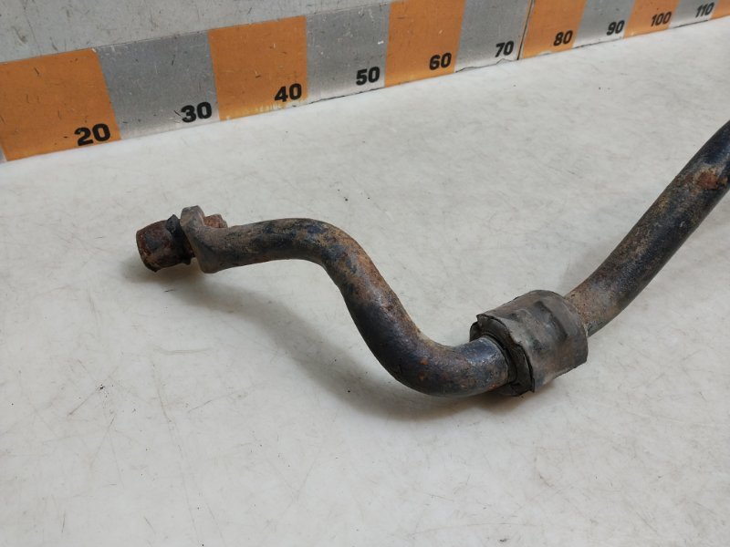 Стабилизатор передний