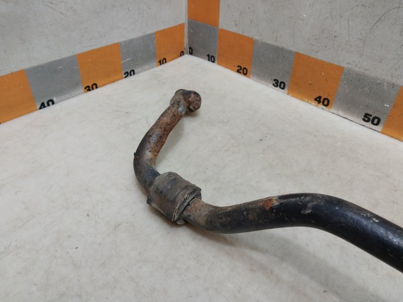 Стабилизатор передний