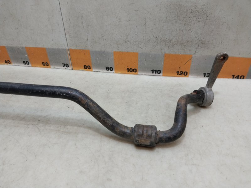 Стабилизатор передний