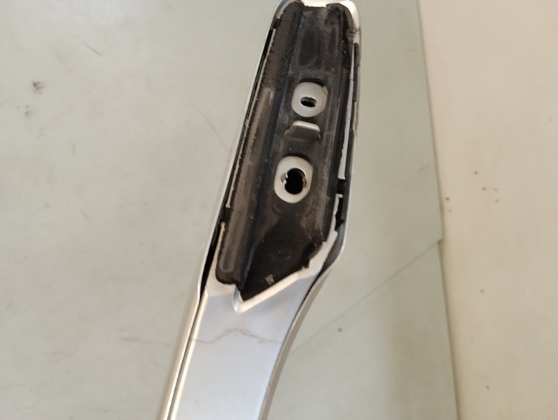 Рейлинг (релинг) левый (планка на крышу)