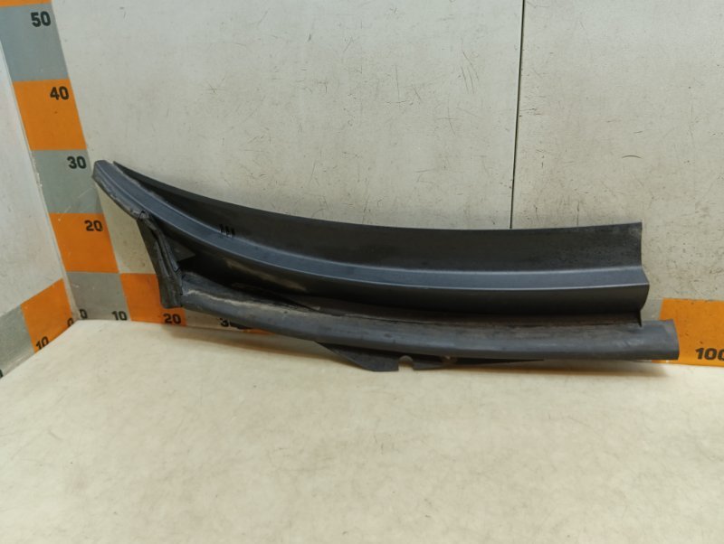 Планка под лобовое стекло