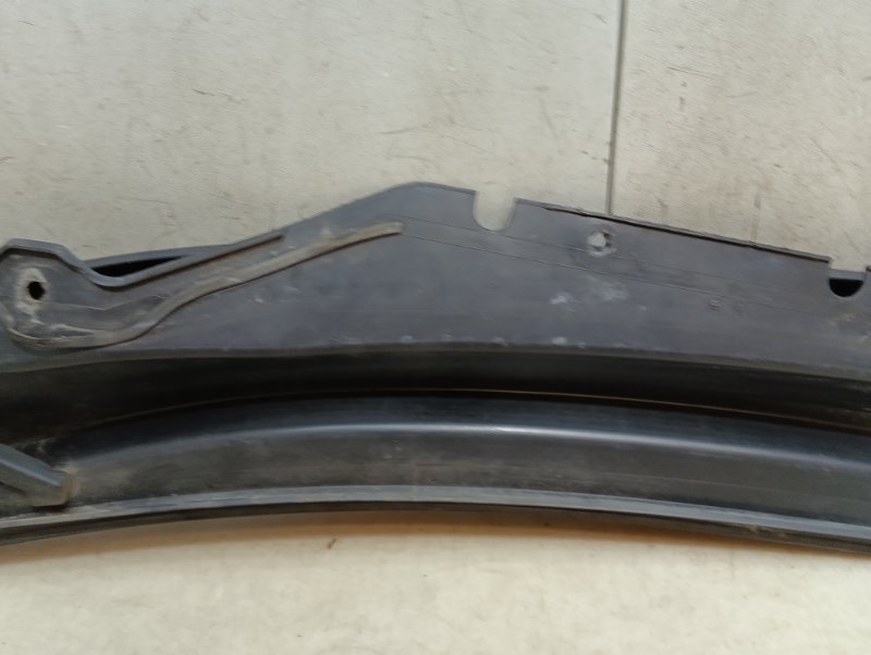 Планка под лобовое стекло