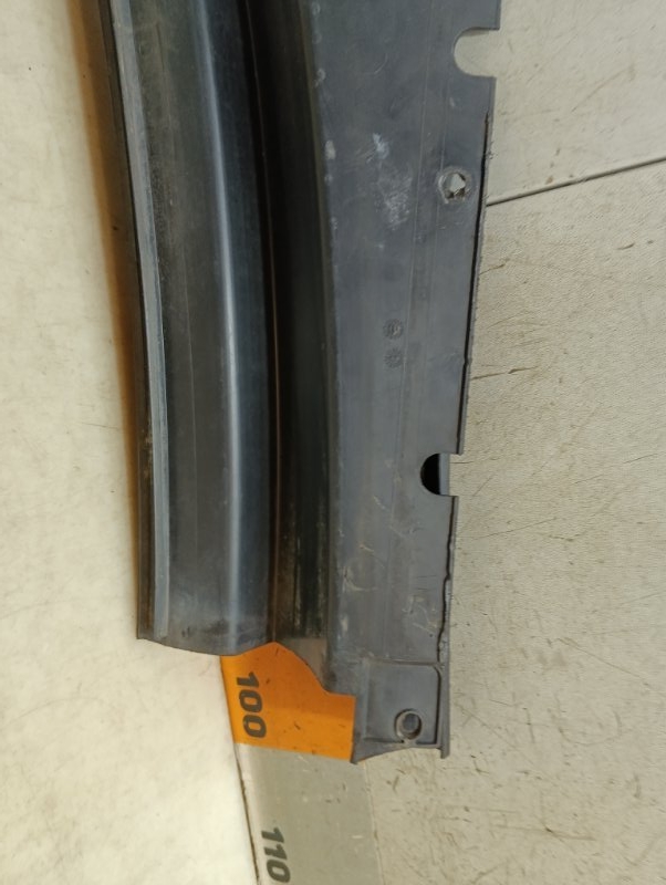 Планка под лобовое стекло