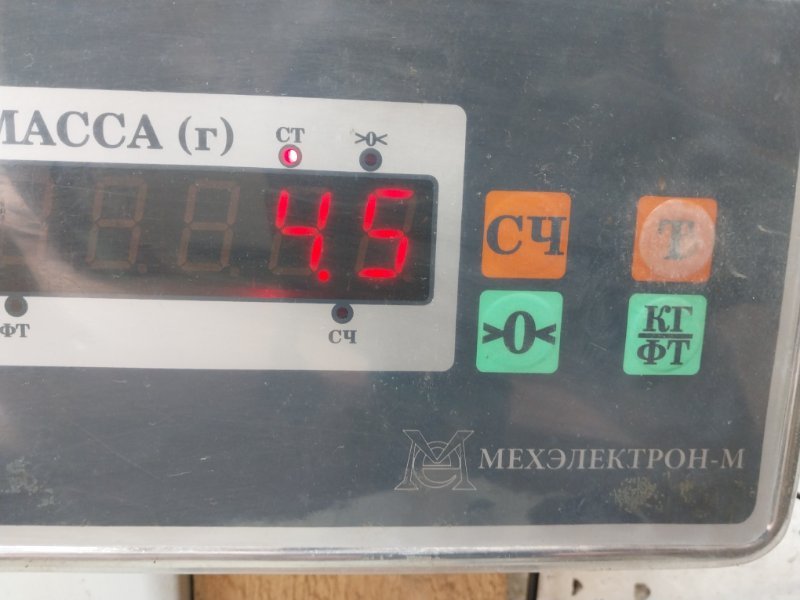 Стекло двери передней правой