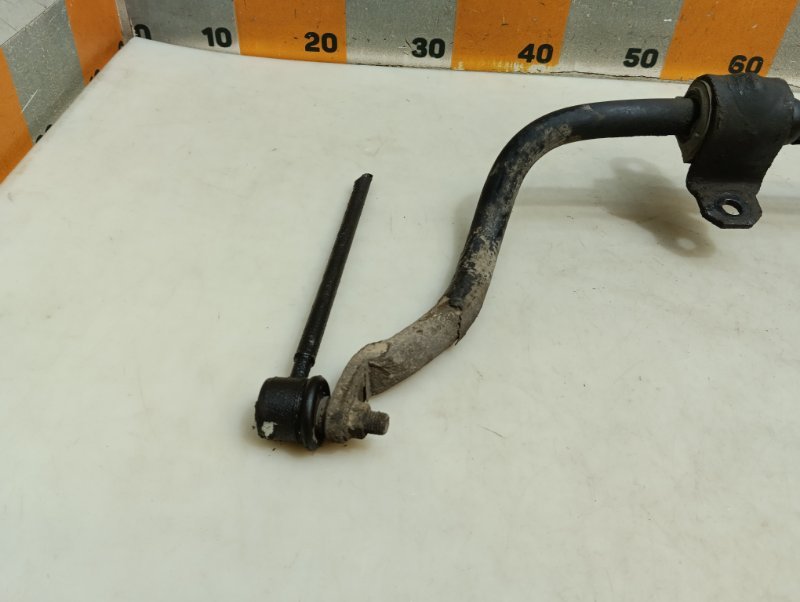 Стабилизатор передний