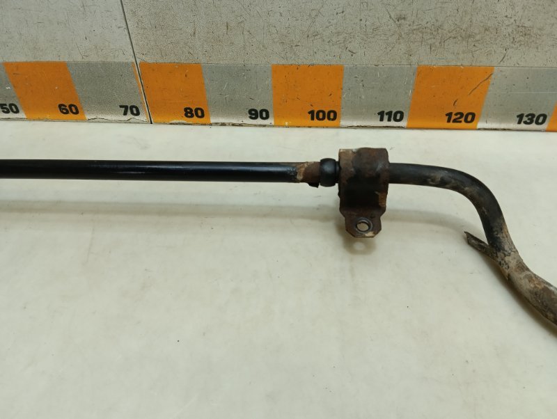 Стабилизатор передний