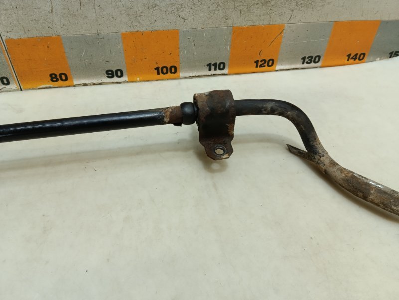 Стабилизатор передний