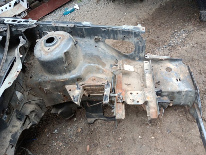 Кузовной элемент