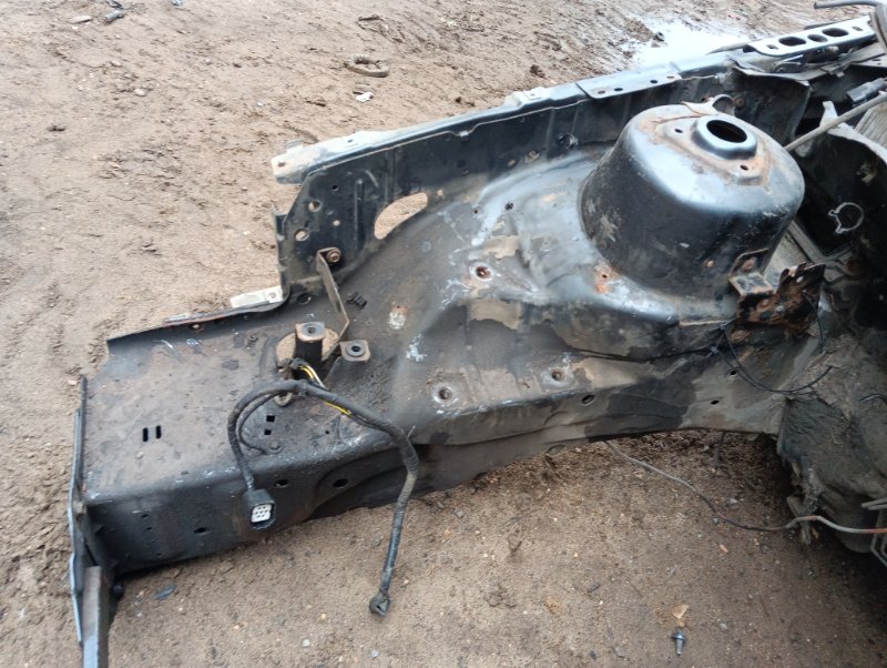 Кузовной элемент