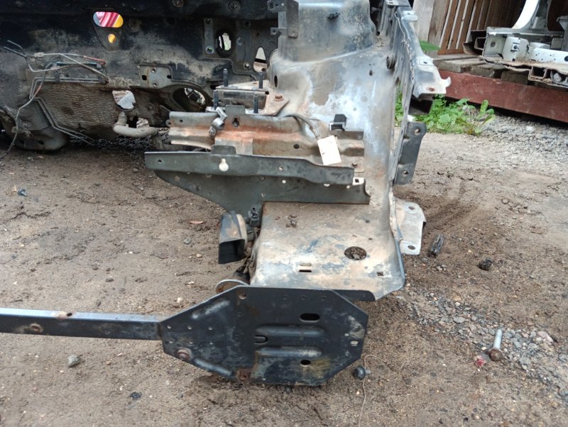 Кузовной элемент