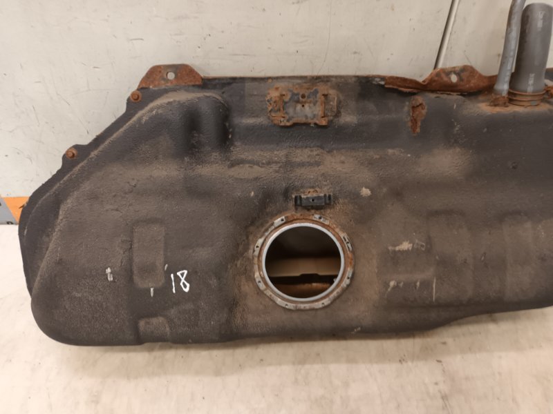 Бак топливный