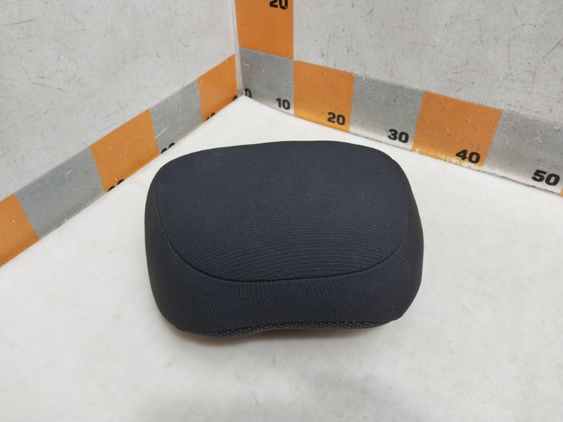 Подголовник сиденья