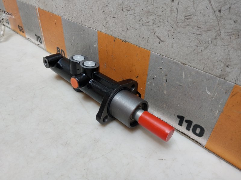 Цилиндр тормозной главный