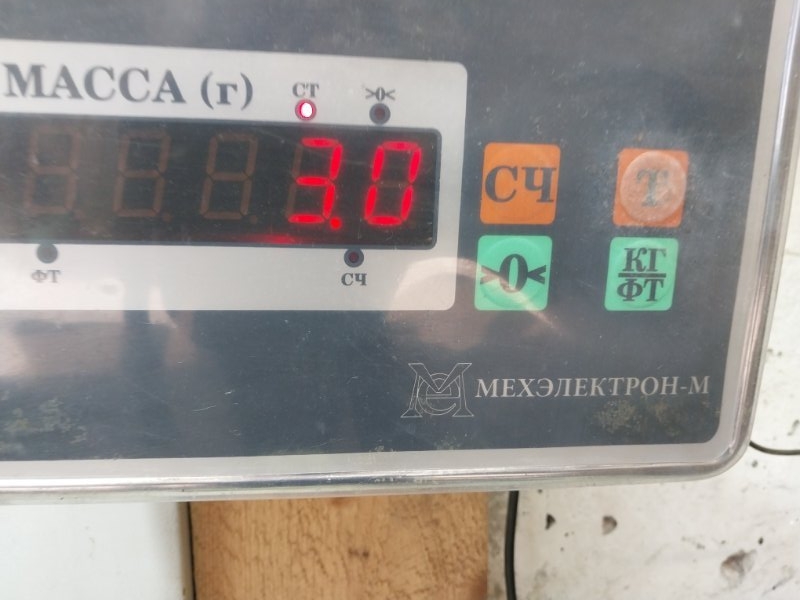 Стекло двери передней левой