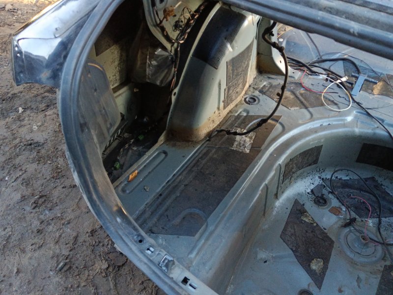 Крыло заднее левое