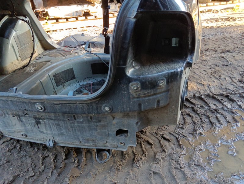 Крыло заднее правое