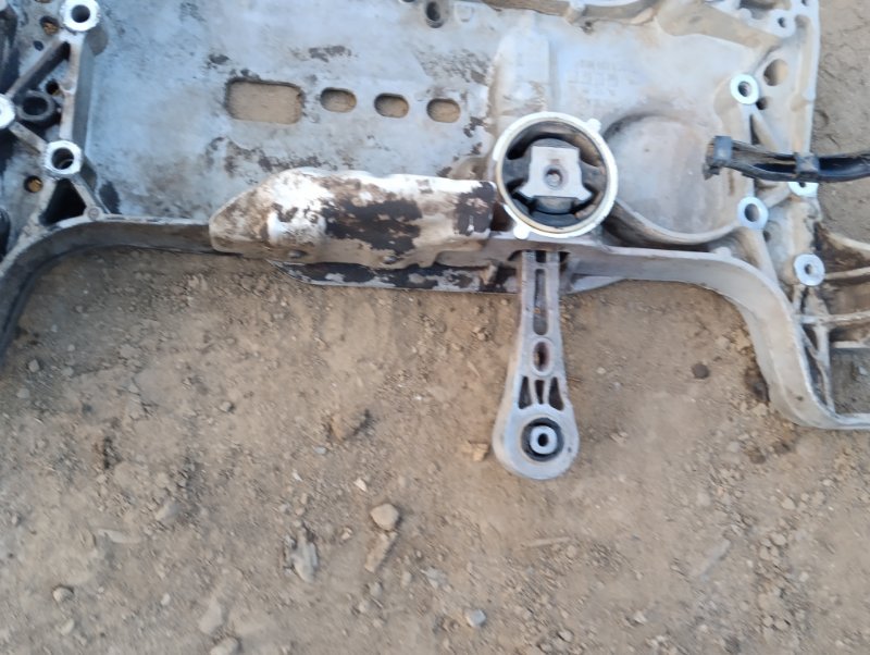 Балка подмоторная