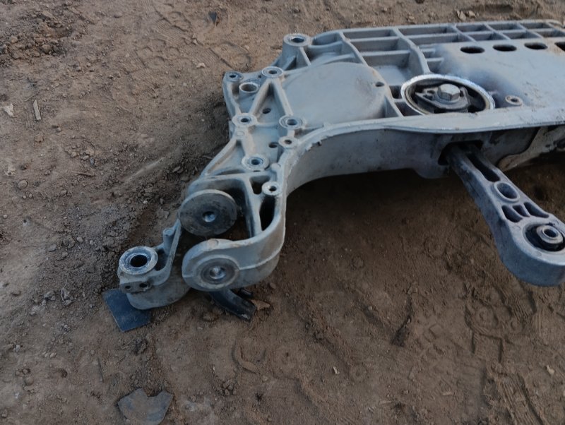 Балка подмоторная