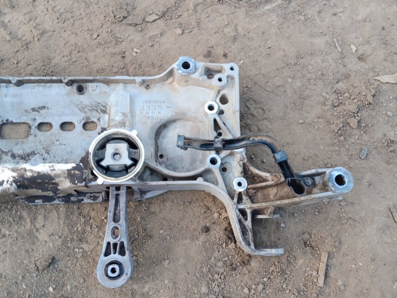 Балка подмоторная