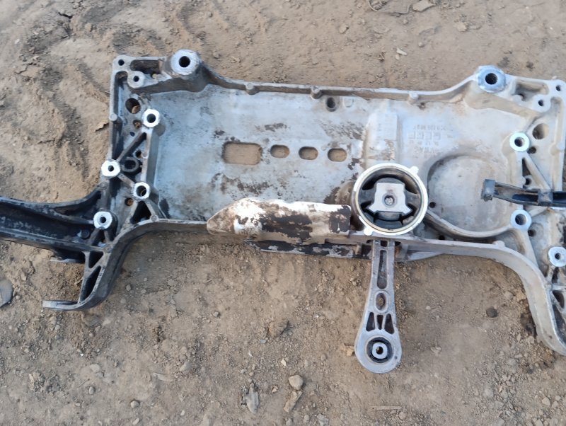 Балка подмоторная