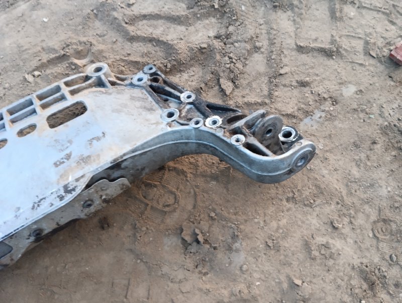 Балка подмоторная