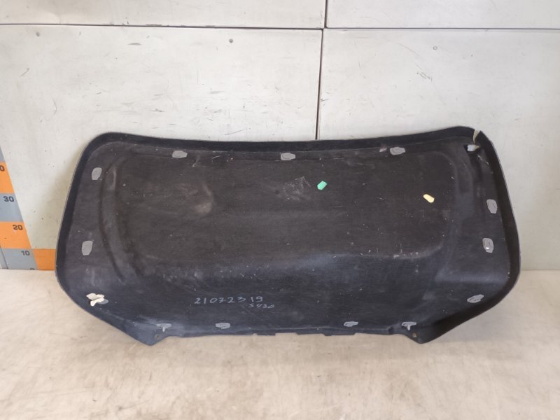 Обшивка крышки багажника