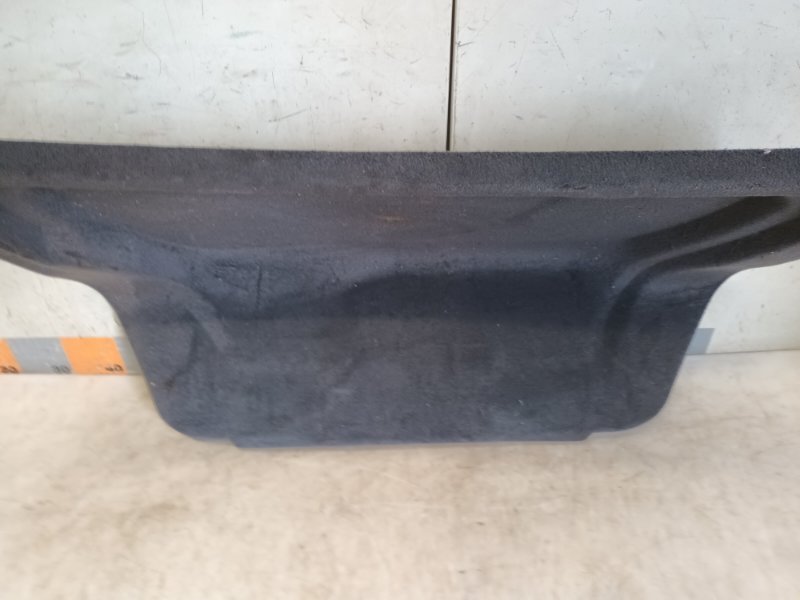 Обшивка крышки багажника