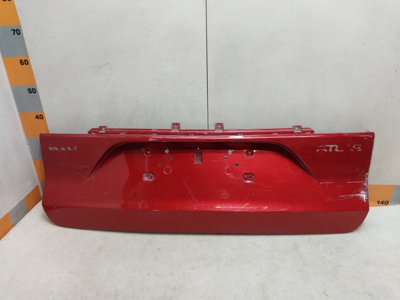 Накладка двери багажника