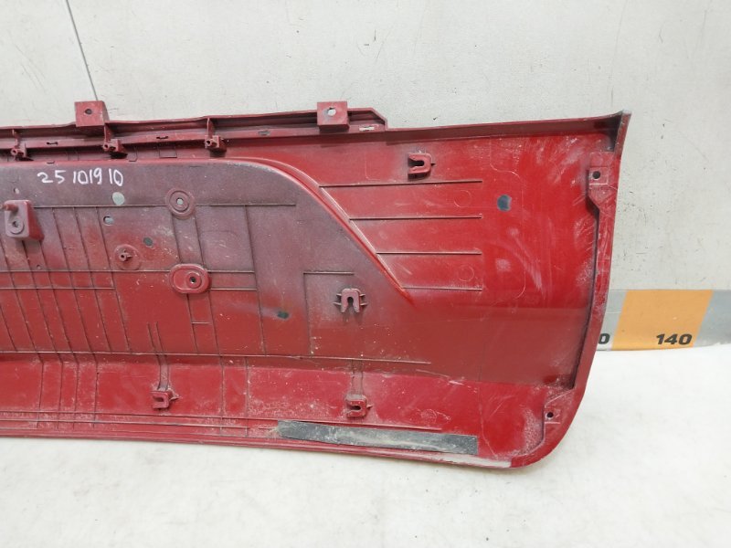 Накладка двери багажника