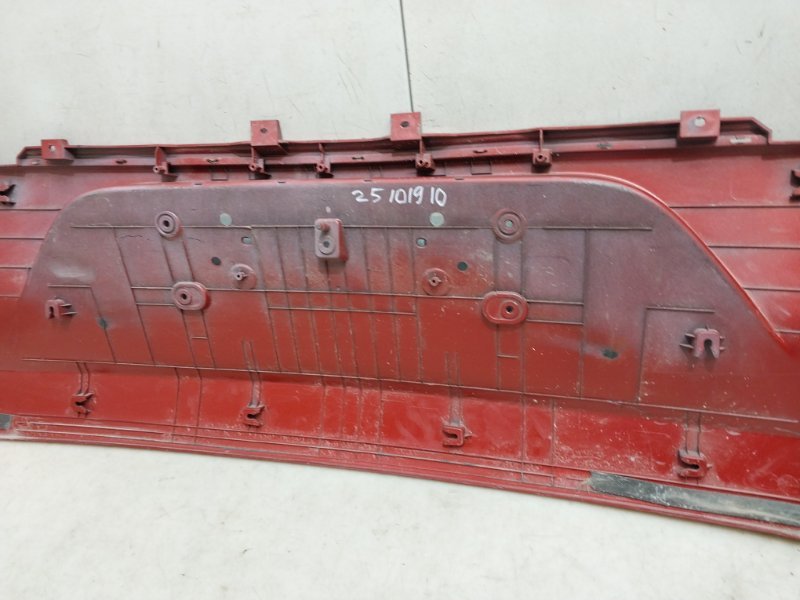 Накладка двери багажника