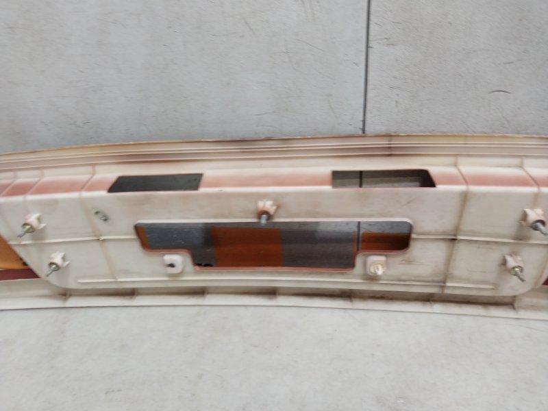 Накладка крышки багажника