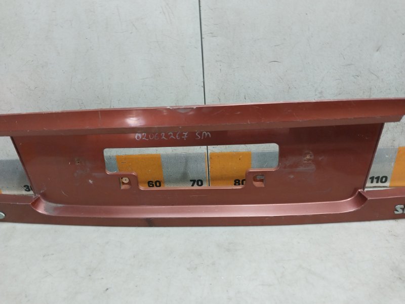 Накладка крышки багажника