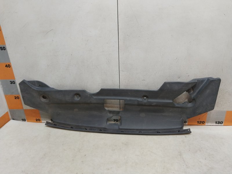 Кожух замка капота