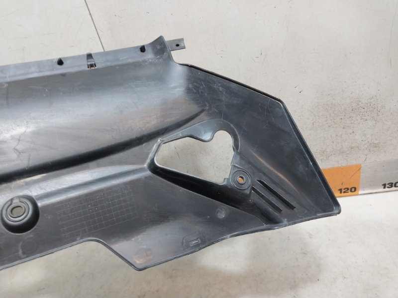 Кожух замка капота