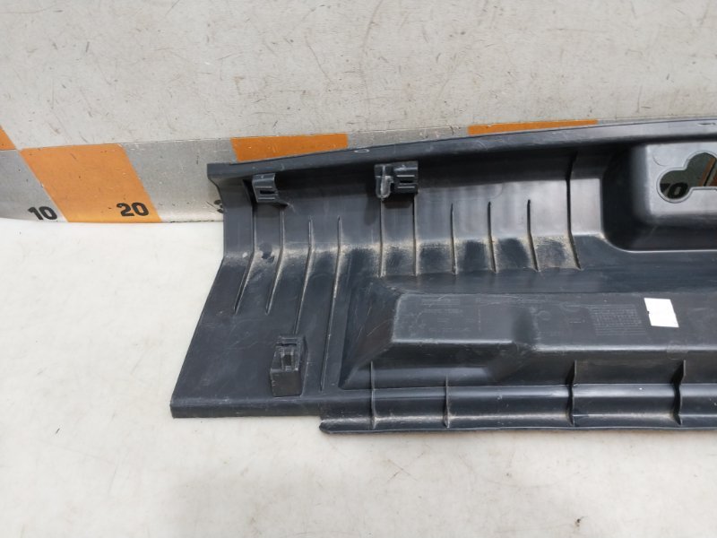 Обшивка багажника