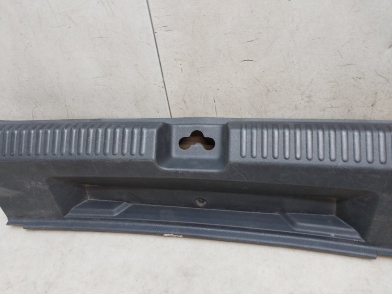 Обшивка багажника