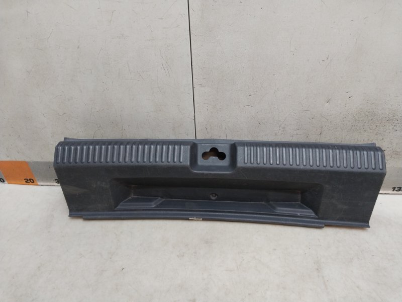 Обшивка багажника